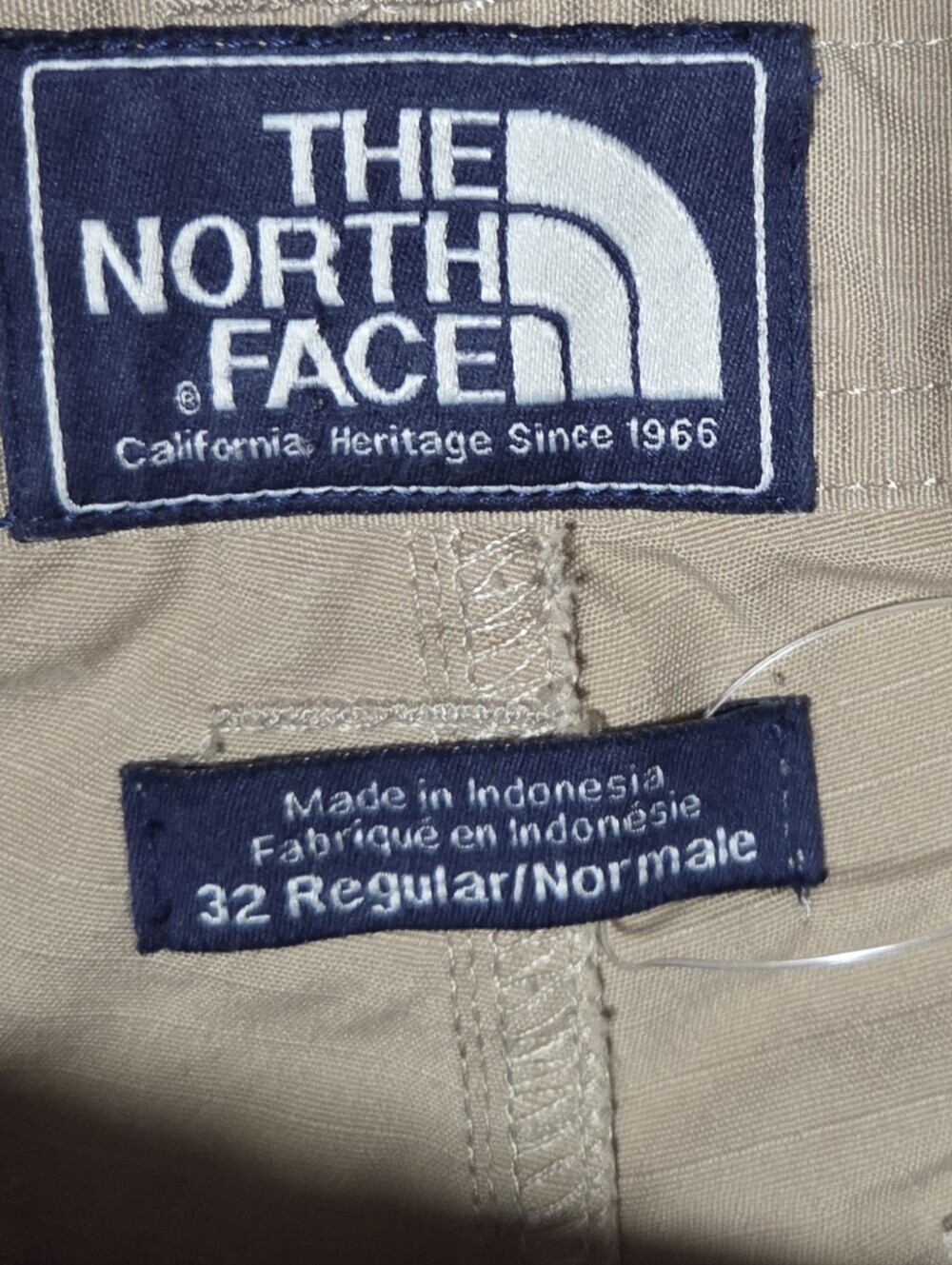 The North Face Ripstop Cargo Shorts Khaki Tan Size 32 NWOT - Picture 5 of 8